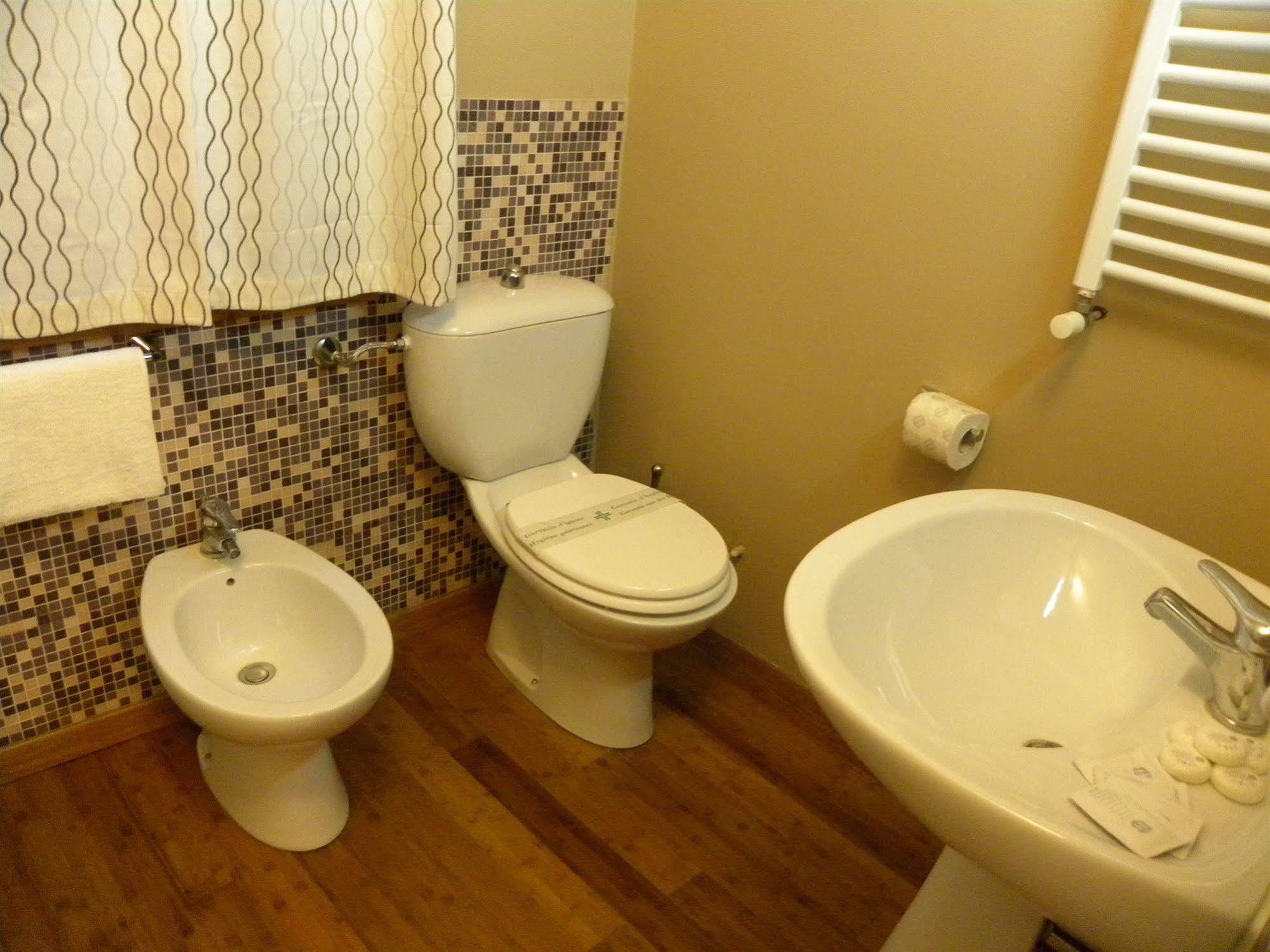 B&B Residenza Umberto Catania-Fontanarossai nemzetközi repülőtér Kültér fotó